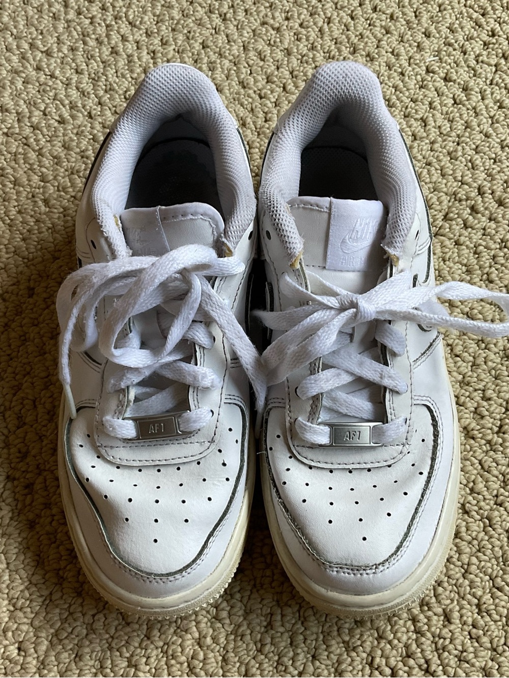 Kid’s Nike White Leather Low-Top Sneakers Size 3.5Y